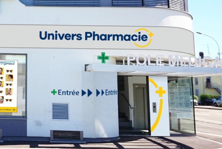 Devanture de la Pharmacie du Centre à Colmar