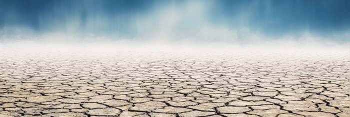 paysage aride en pleine sécheresse