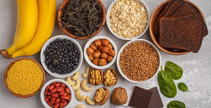 ensemble d'aliments riches en magnésium vu du haut