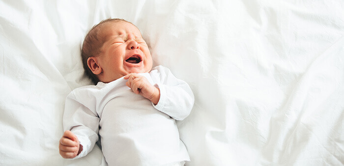 bébé qui pleure ca ril souffre de coliques du nourrisson