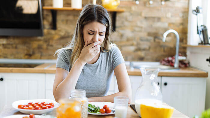 femme enceinte dégoutée par certains aliments