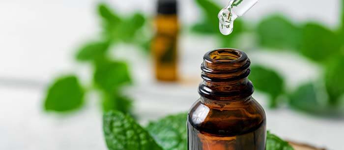 flacon d'huile essentielle