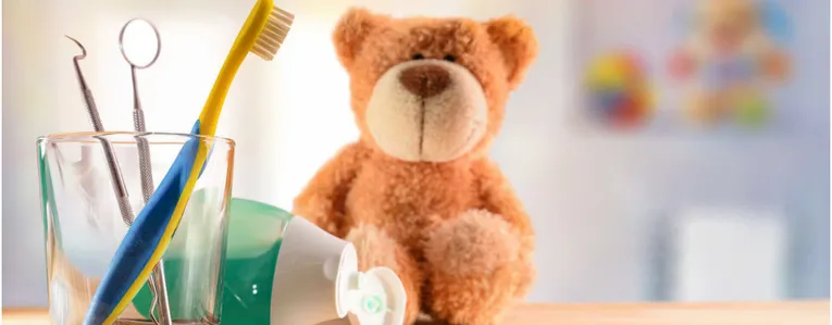 À partir de quand faut-il brosser les dents de bébé ?