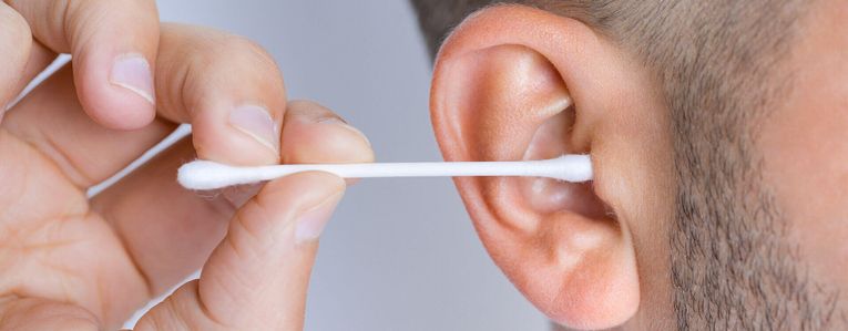 Pourquoi est-ce important de nettoyer ses oreilles ?