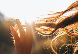 Comment protéger mes cheveux du soleil ?